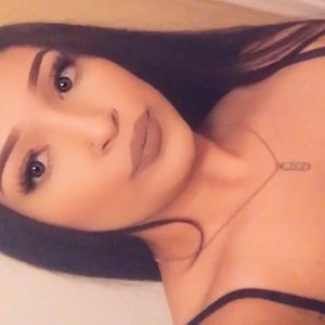 Meet your Posher, Dayana